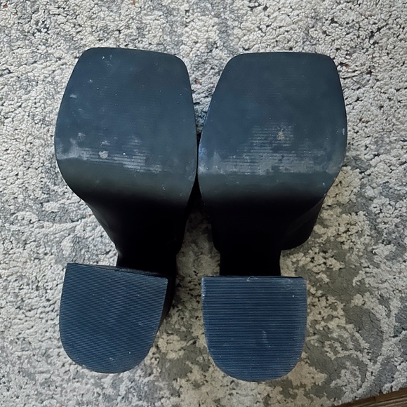 Steve Madden Platform - Picture 2 of 4